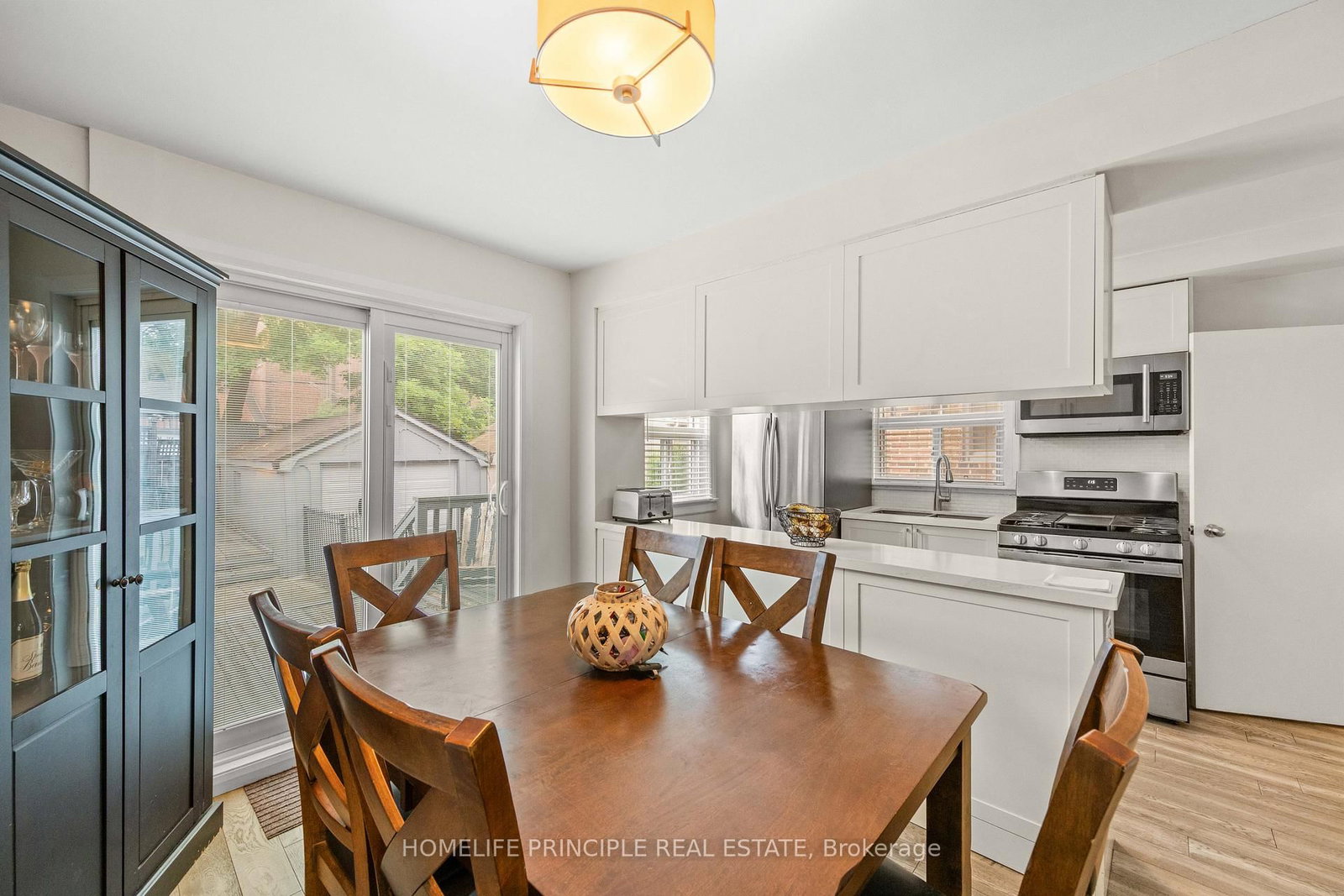 420 Salem Avenue N • Toronto, ON photo 10