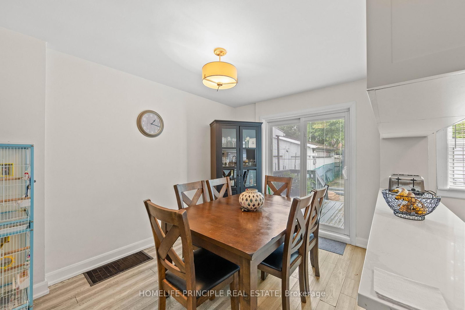 420 Salem Avenue N • Toronto, ON photo 11