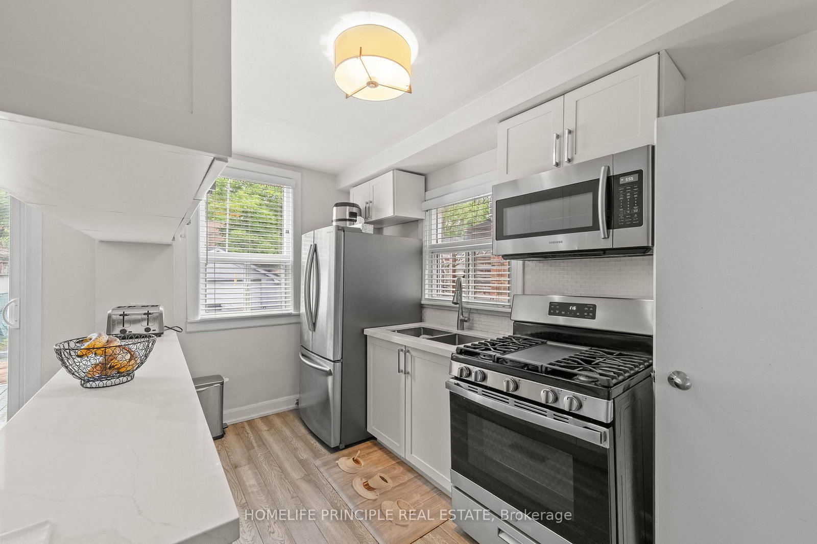 420 Salem Avenue N • Toronto, ON photo 12