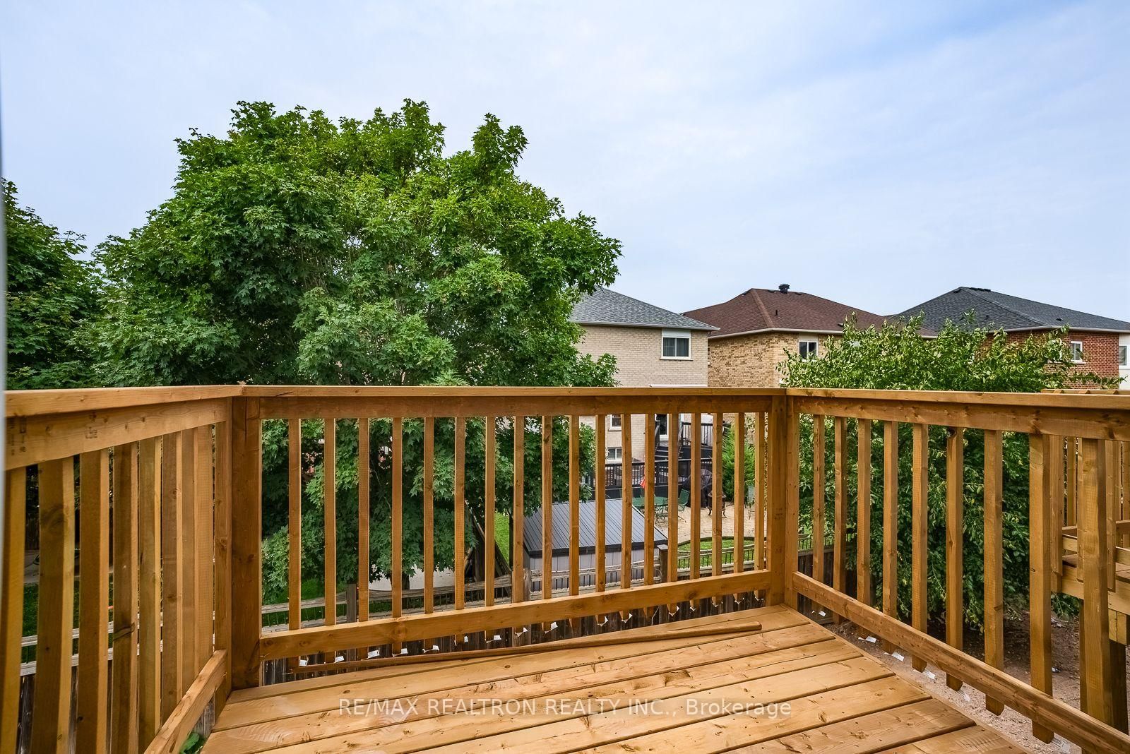 5261 Heeks Common • Burlington, ON photo 16