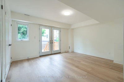 5261 Heeks Common • Burlington, ON photo 4