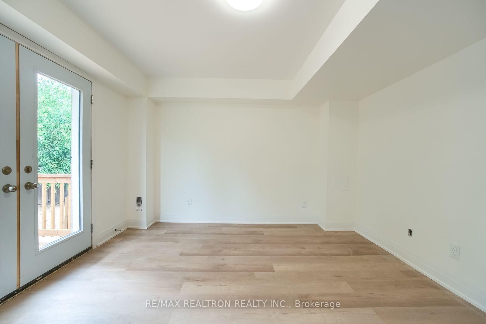 5261 Heeks Common • Burlington, ON photo 6