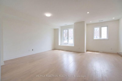 5261 Heeks Common • Burlington, ON photo 8