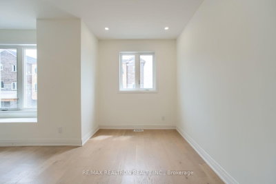 5261 Heeks Common • Burlington, ON photo 9