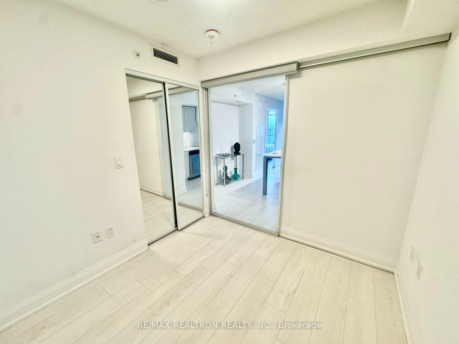 30 Gibbs Road • #1310 • Toronto, ON photo 15