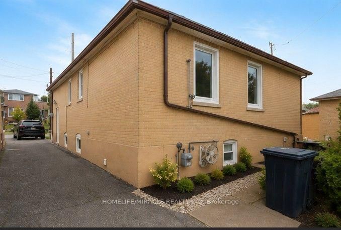 50 Haverson Boulevard • Toronto, ON photo 9