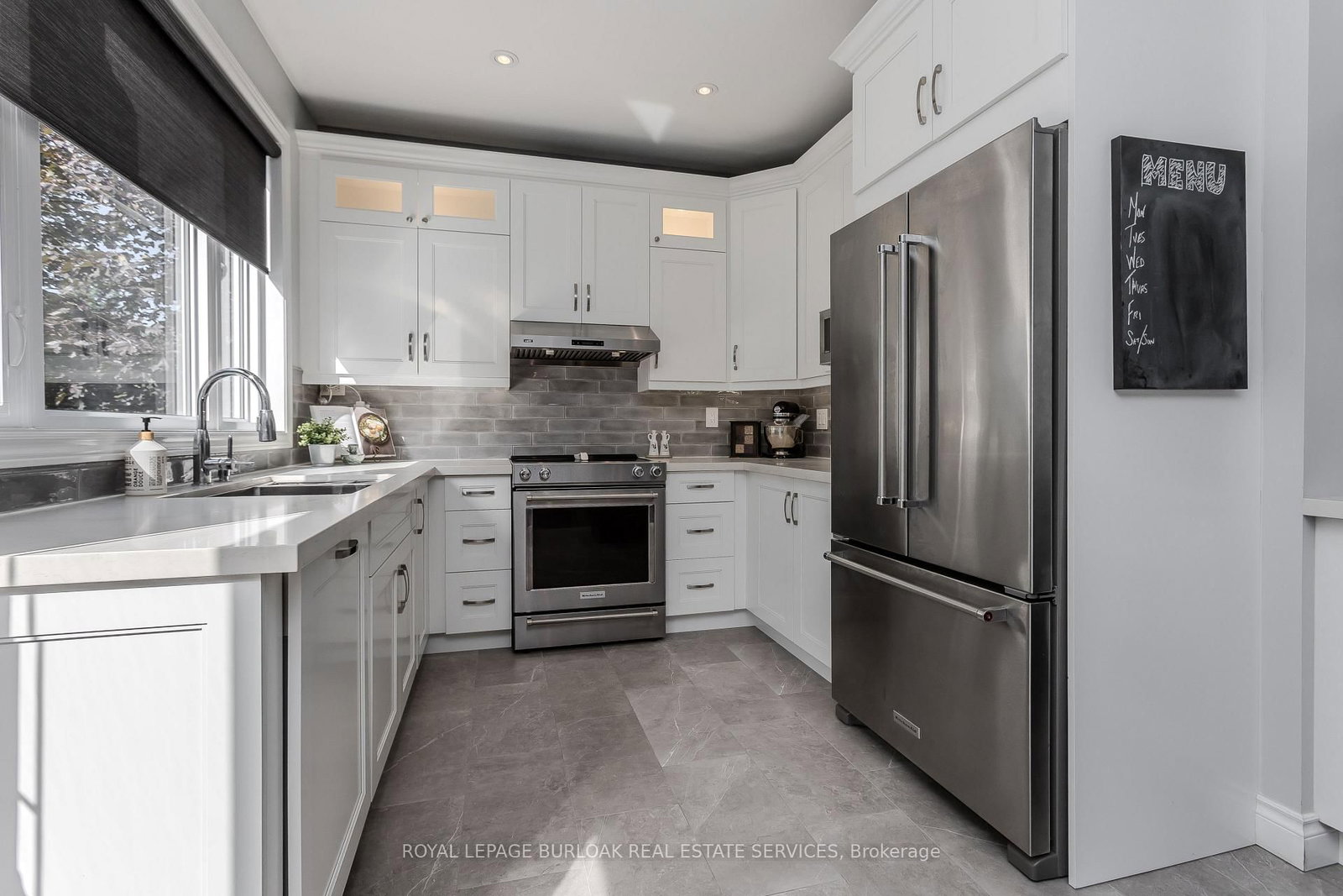5174 Ravine Crescent • Burlington, ON photo 10