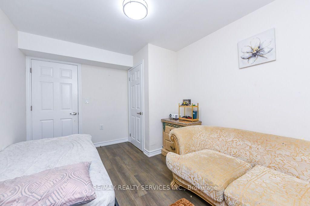 22 ROBERT PARKINSON Drive W • Brampton, ON photo 31