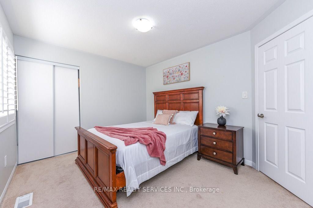 22 ROBERT PARKINSON Drive W • Brampton, ON photo 42