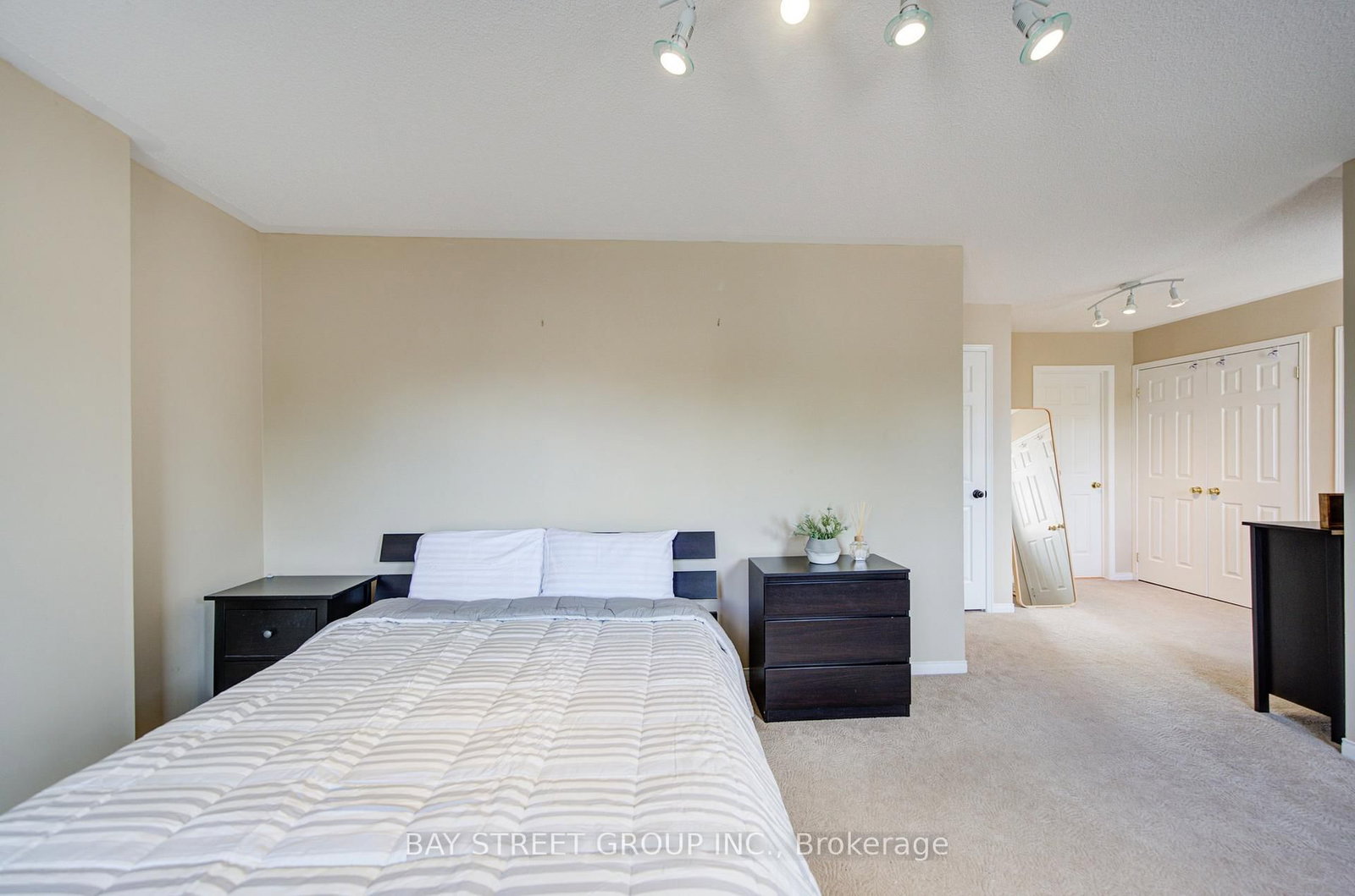 5922 Dalebrook Crescent • Mississauga, ON photo 22
