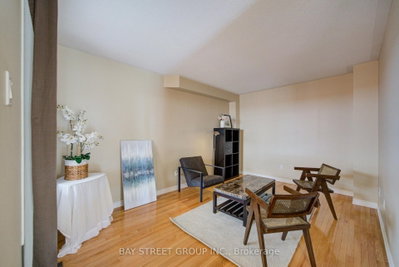 5922 Dalebrook Crescent • Mississauga, ON photo 5