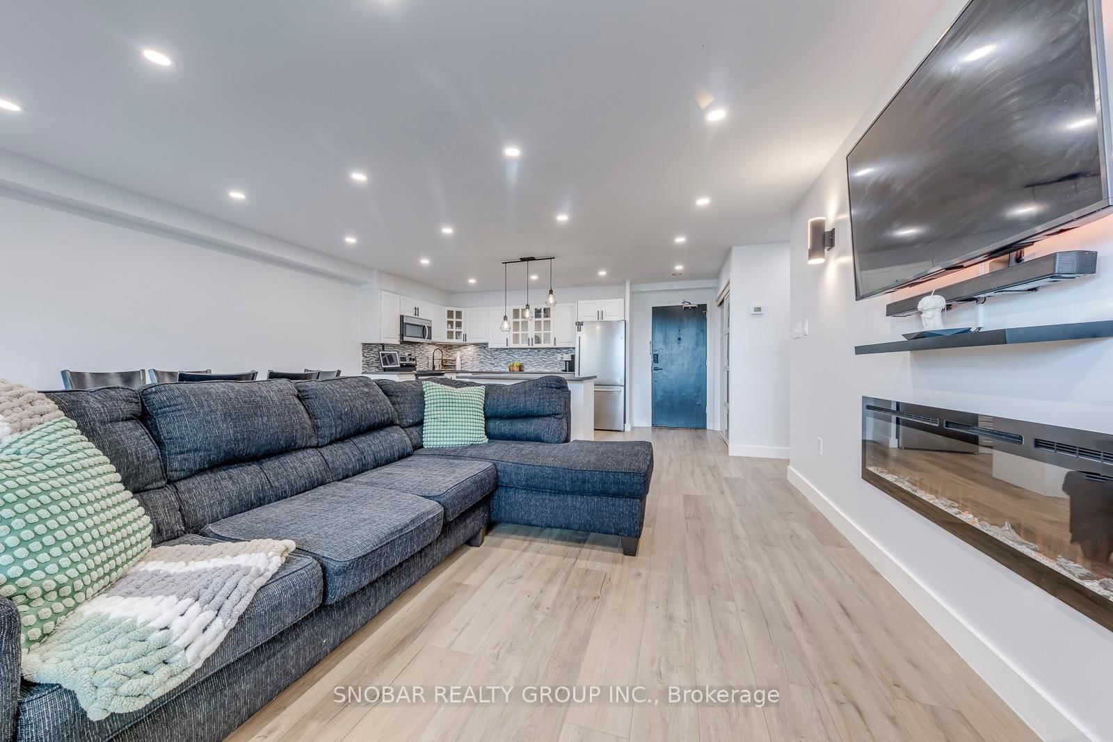 15 La Rose Avenue • #204 • Toronto, ON photo 11