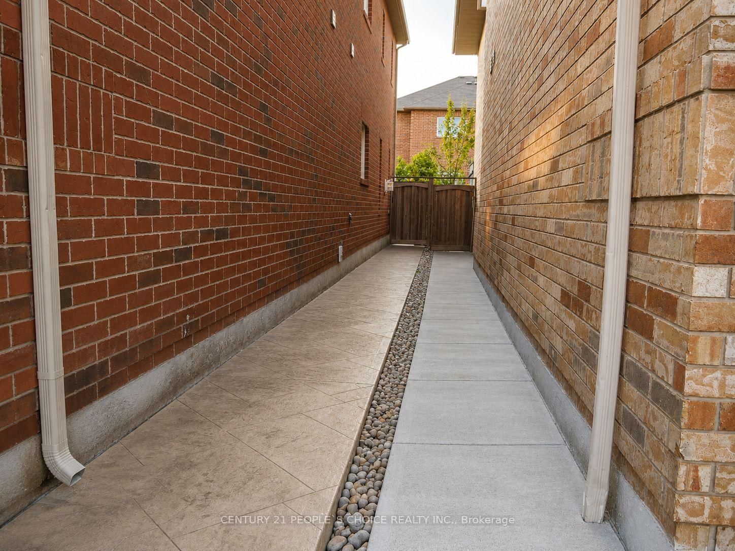 751 White Clover Way • Mississauga, ON photo 10