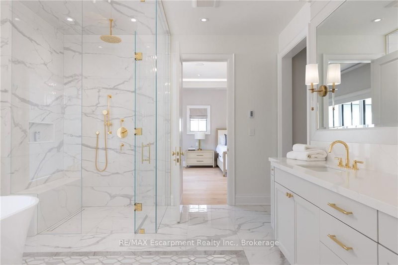 46 2 Oakville,ON L6J 3T2 — Photo 21