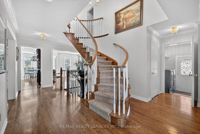 124 Royal Valley Drive • Caledon, ON photo 5