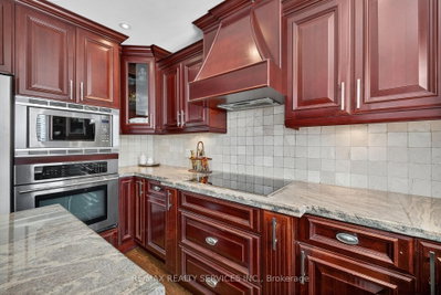 124 Royal Valley Drive • Caledon, ON photo 9