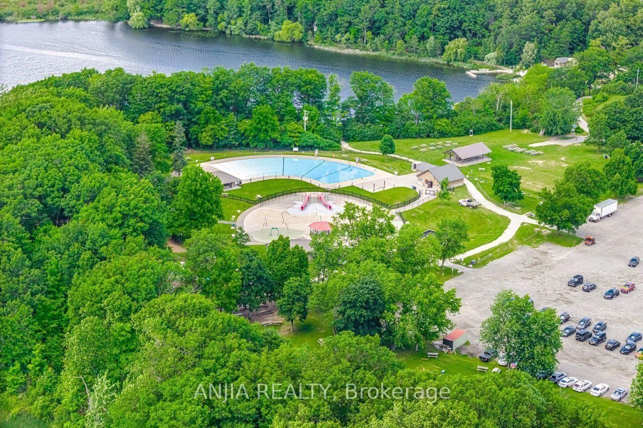 77 Royal Palm Drive • Brampton, ON photo 4