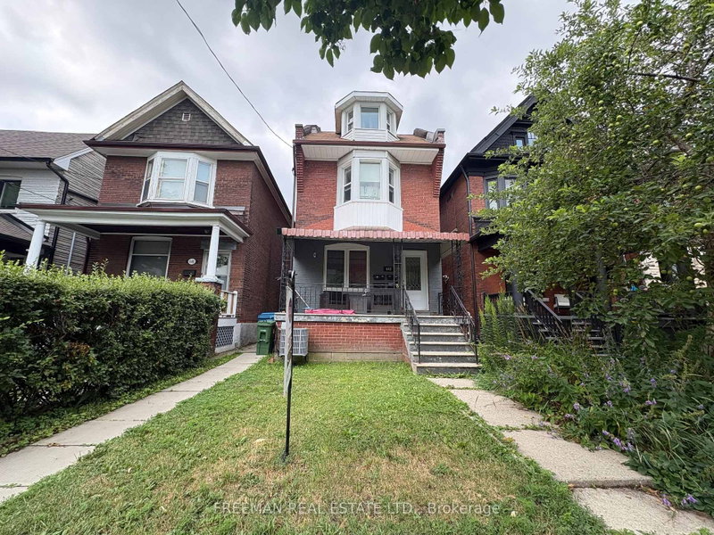 Lower Lvl Studio - 642 Gladstone Avenue