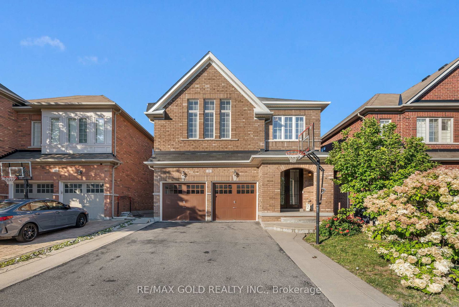 19 Bellcrest Road • Brampton, ON photo 2