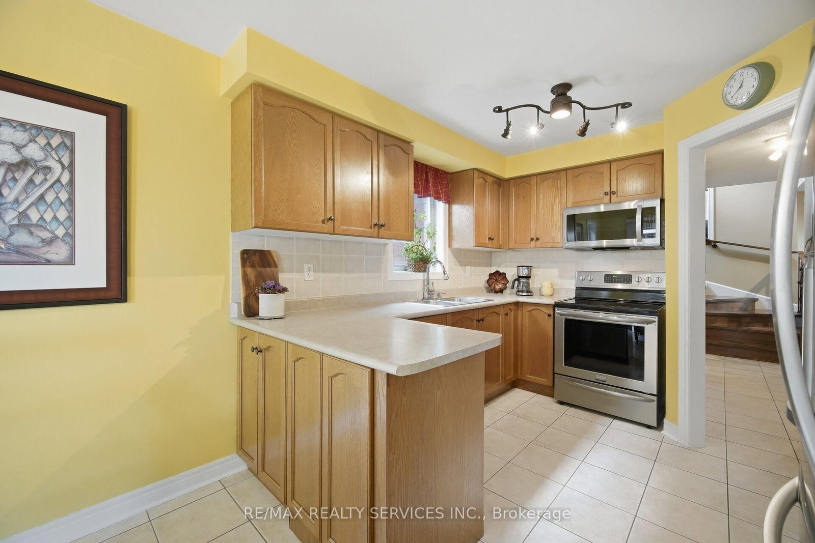 23 Swansea Meadows Drive • Brampton, ON photo 4