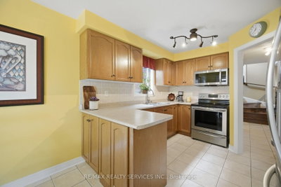 23 Swansea Meadows Drive • Brampton, ON photo 4