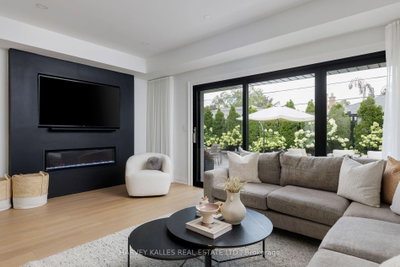 75 Markland Drive • Toronto, ON photo 8