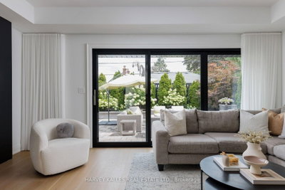 75 Markland Drive • Toronto, ON photo 9