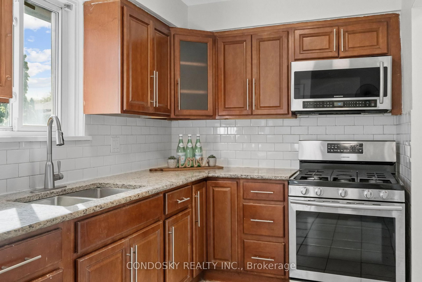 768 Annamore Road • Mississauga, ON photo 13