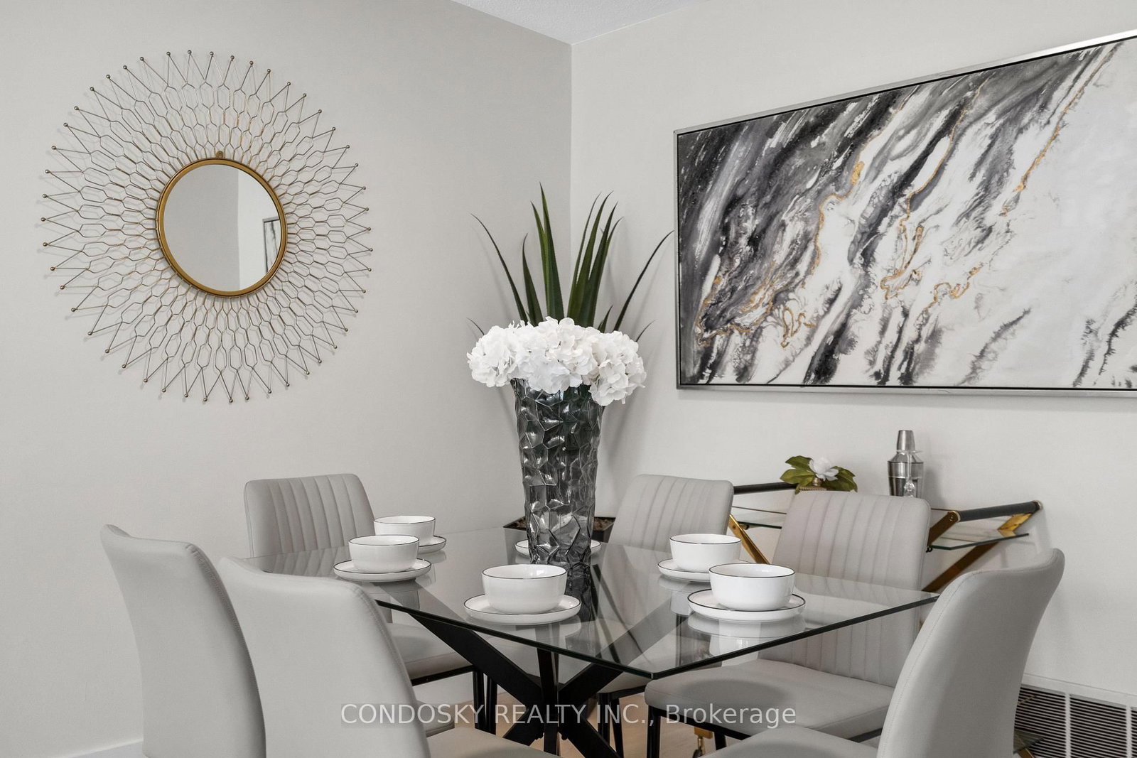 768 Annamore Road • Mississauga, ON photo 8