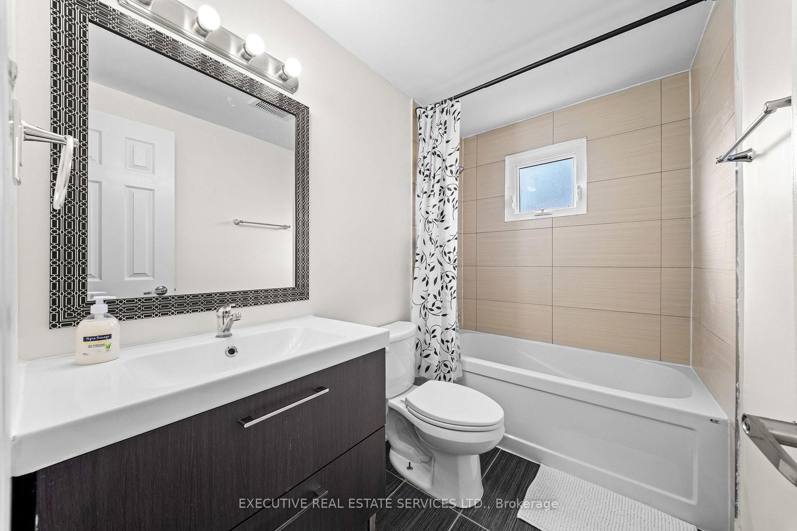 100 Centre Street N • Brampton, ON photo 31