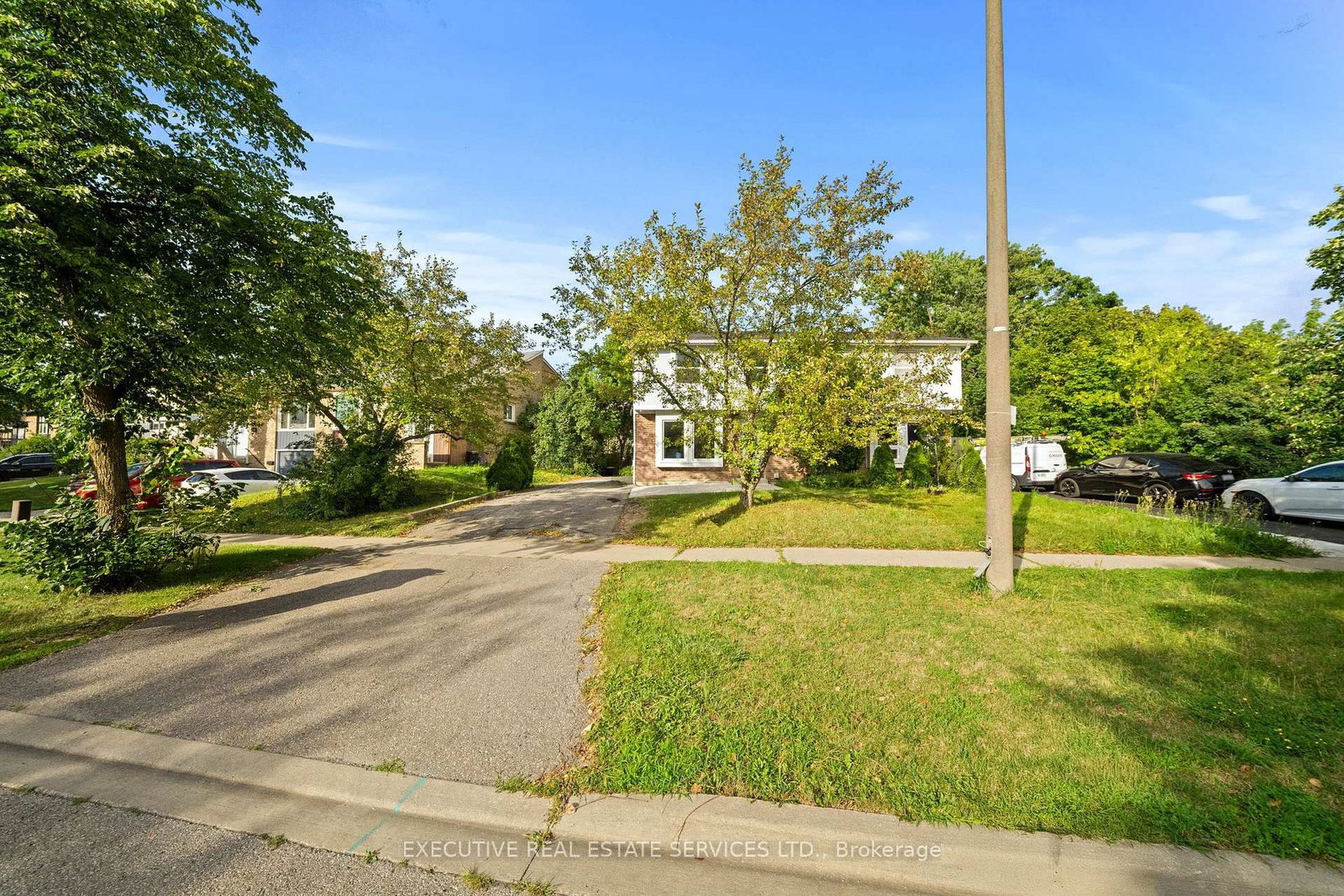 100 Centre Street N • Brampton, ON photo 4