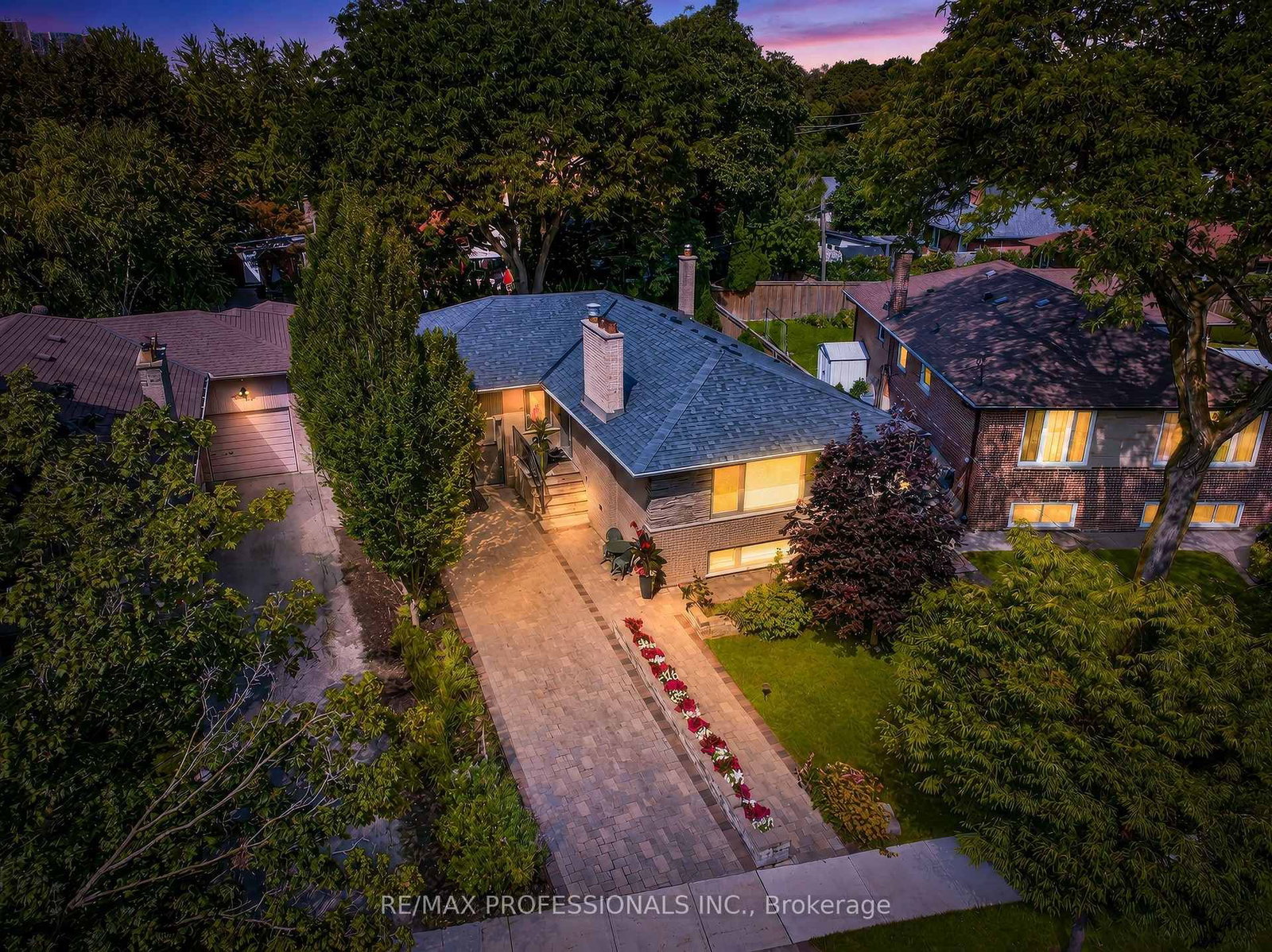 57 Merrygale Crescent • Toronto, ON photo 4