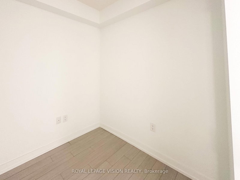 1411 - 4010 Eglinton Avenue W