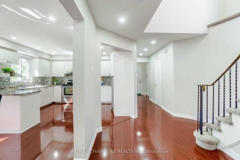 60 Banting Brampton,ON L6Y 2K9 — Photo 4