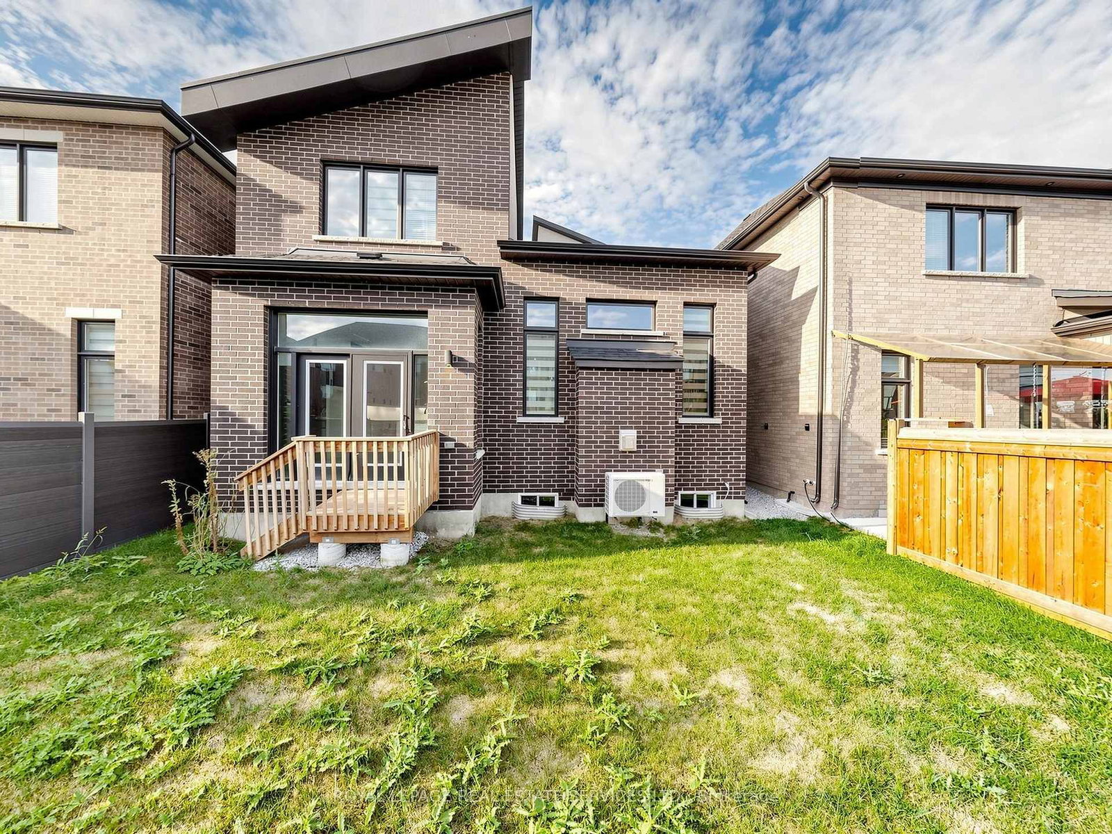 1340 Aymond Crescent • Oakville, ON photo 43