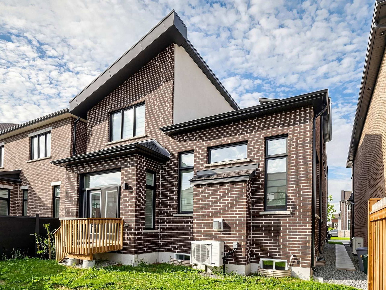 1340 Aymond Crescent • Oakville, ON photo 44