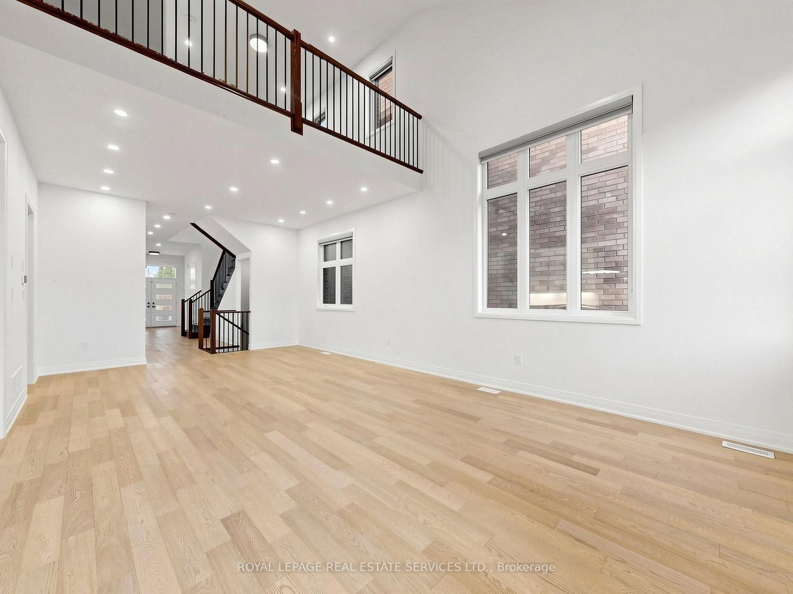 1340 Aymond Crescent • Oakville, ON photo 8