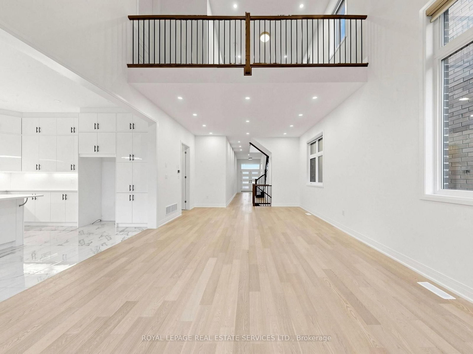 1340 Aymond Crescent • Oakville, ON photo 9