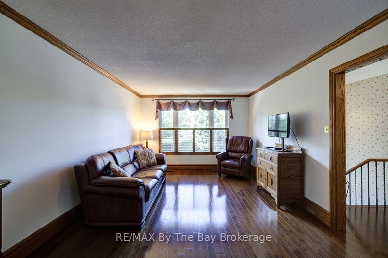 50 Hilltop Crt photo 5