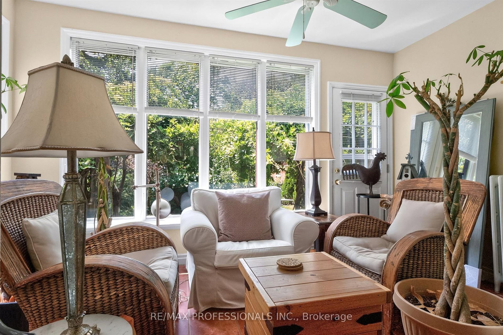 284 Indian Road • Toronto, ON photo 12