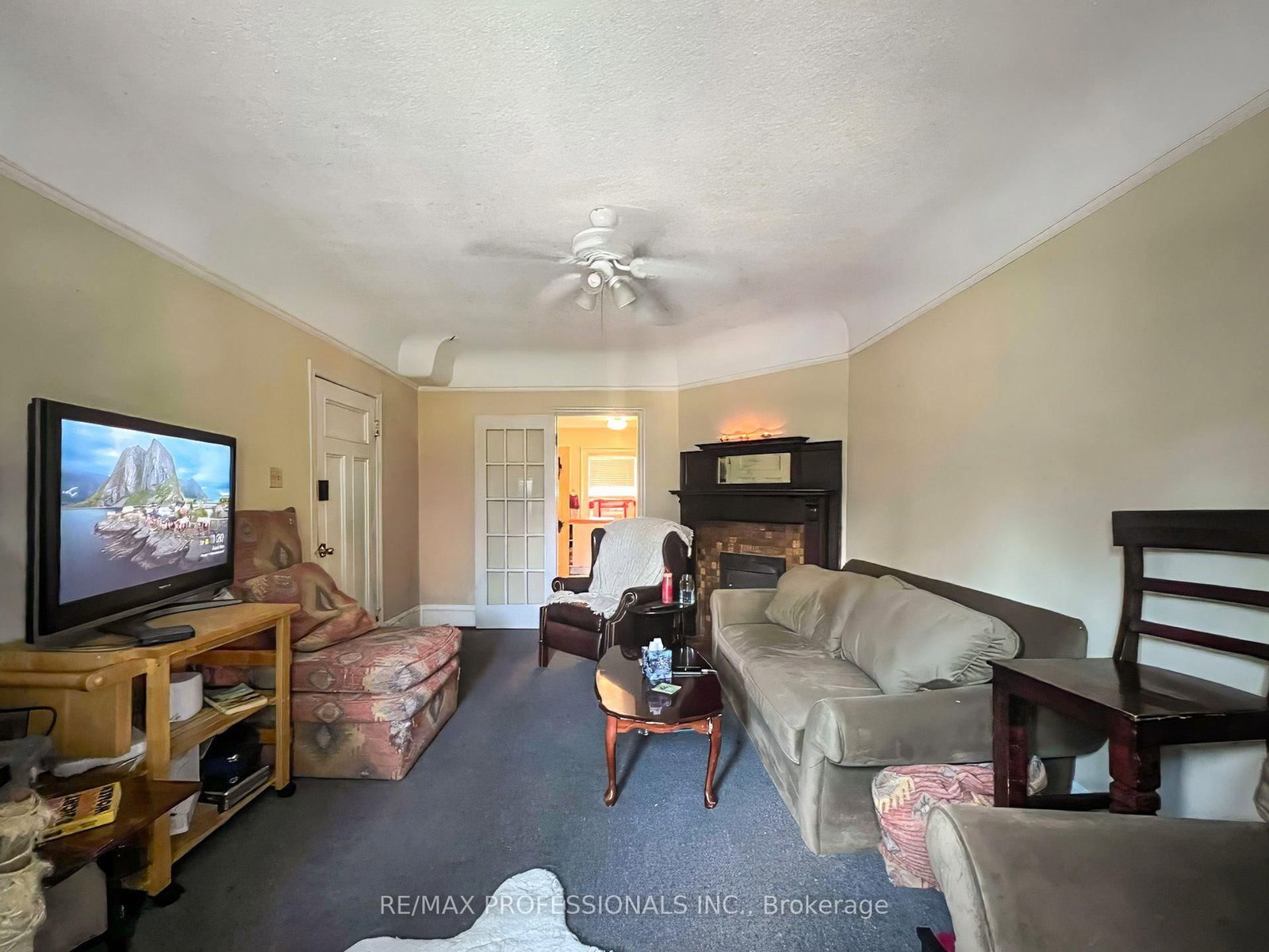 284 Indian Road • Toronto, ON photo 27