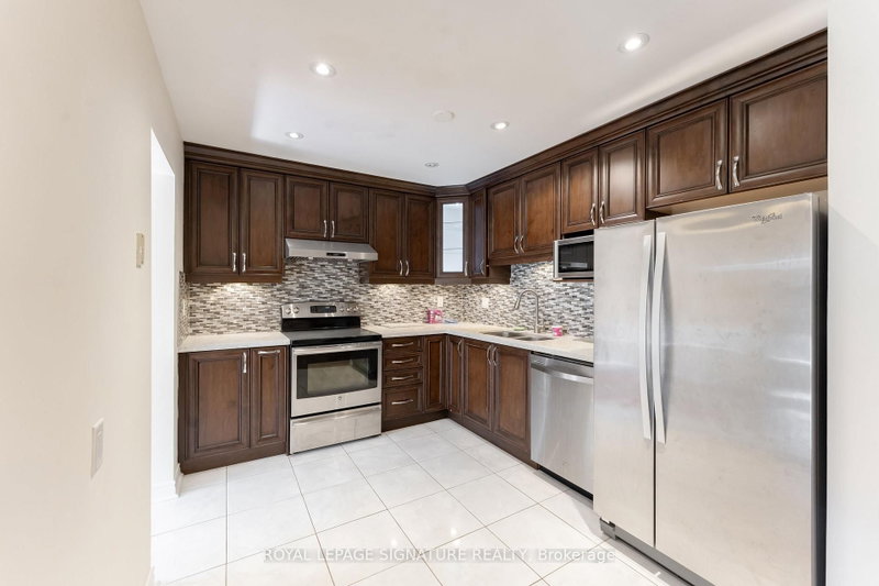 40 - 2825 Gananoque Drive