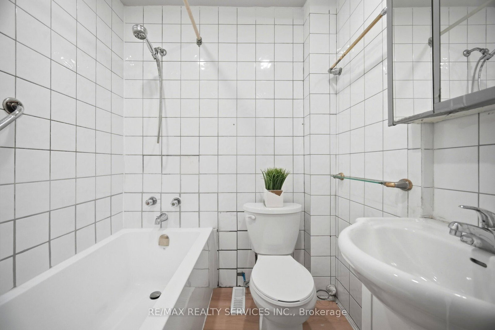 1147 Dufferin Street • Toronto, ON photo 16