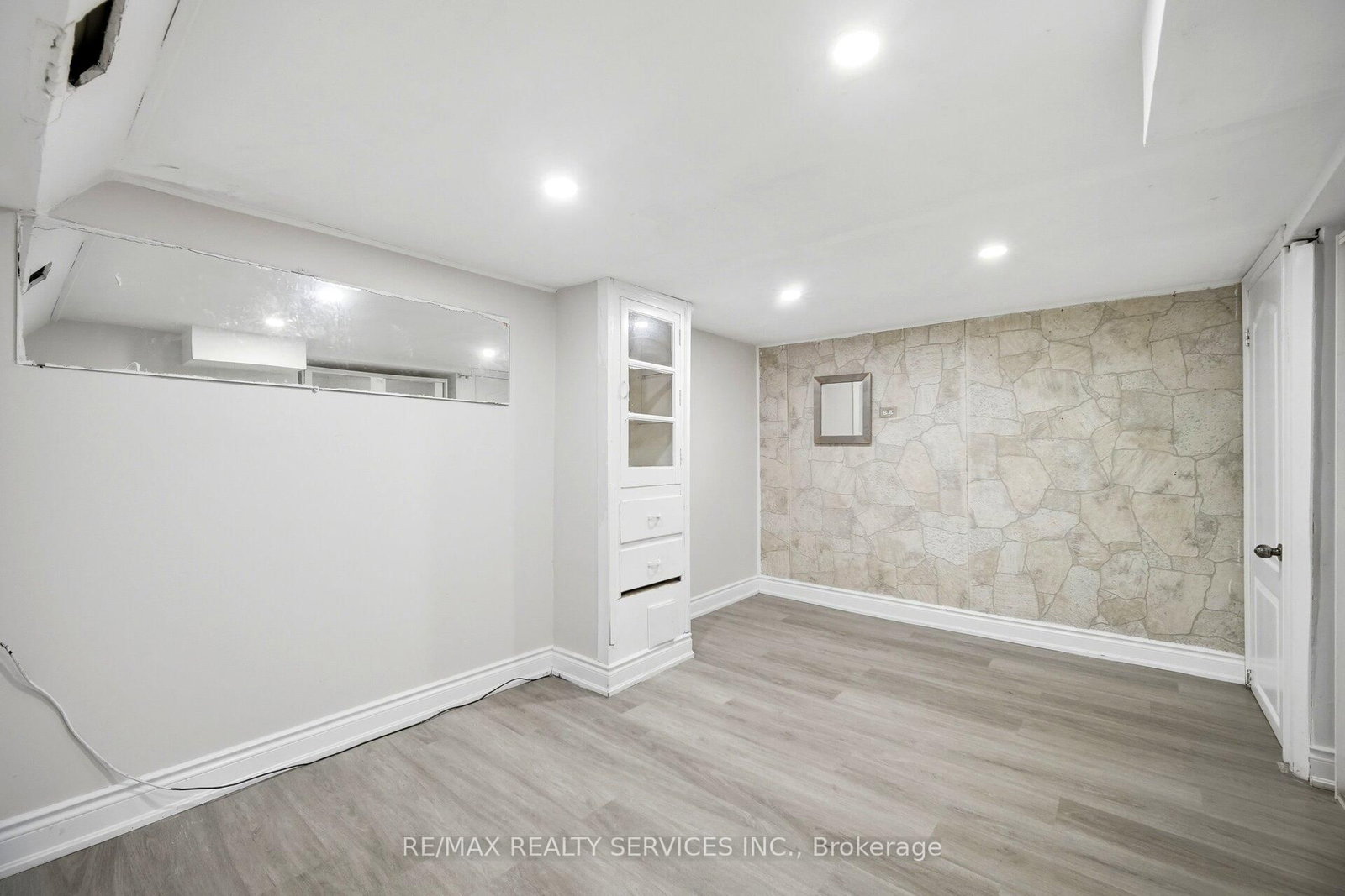 1147 Dufferin Street • Toronto, ON photo 33