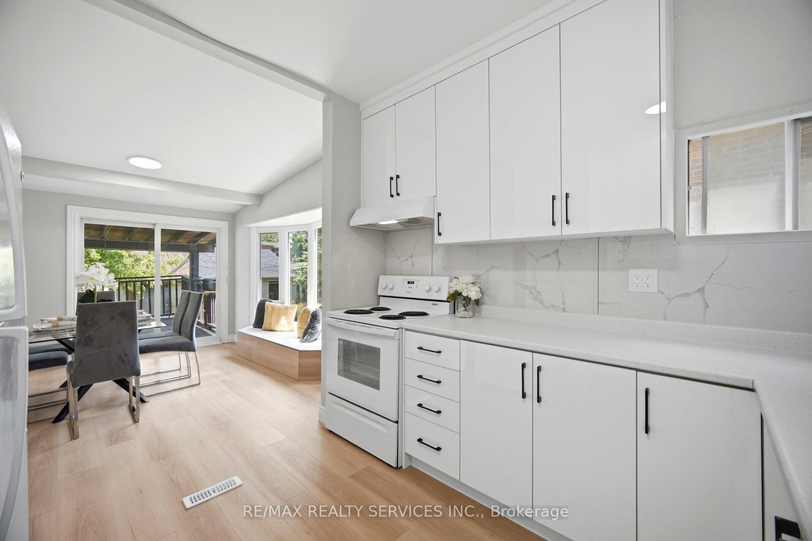 1147 Dufferin Street • Toronto, ON photo 6