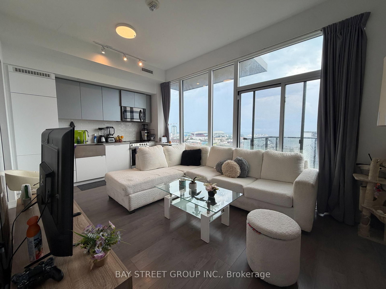 270 Dufferin Street • #1105 • Toronto, ON photo 4