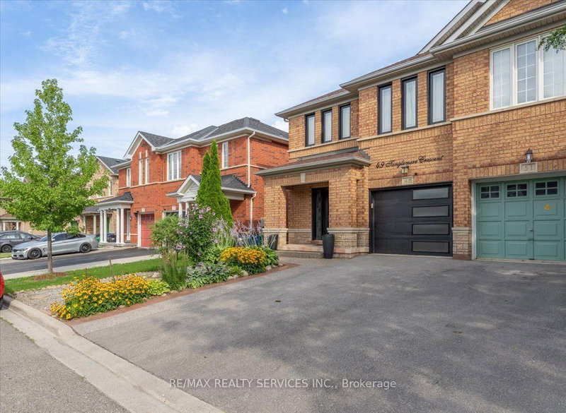 49 TANGLEMERE Crescent