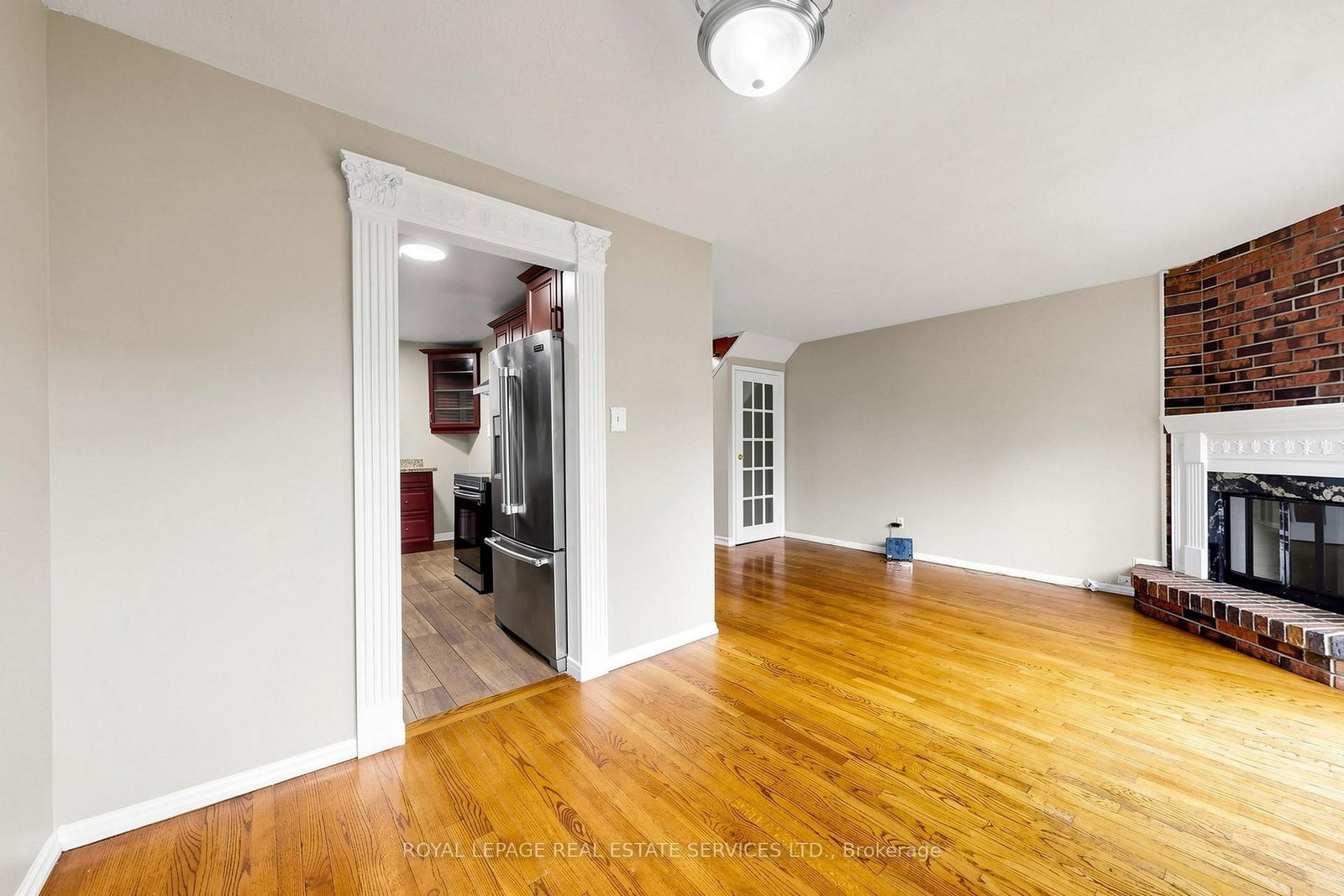 37 Woodsview Avenue • Toronto, ON photo 13