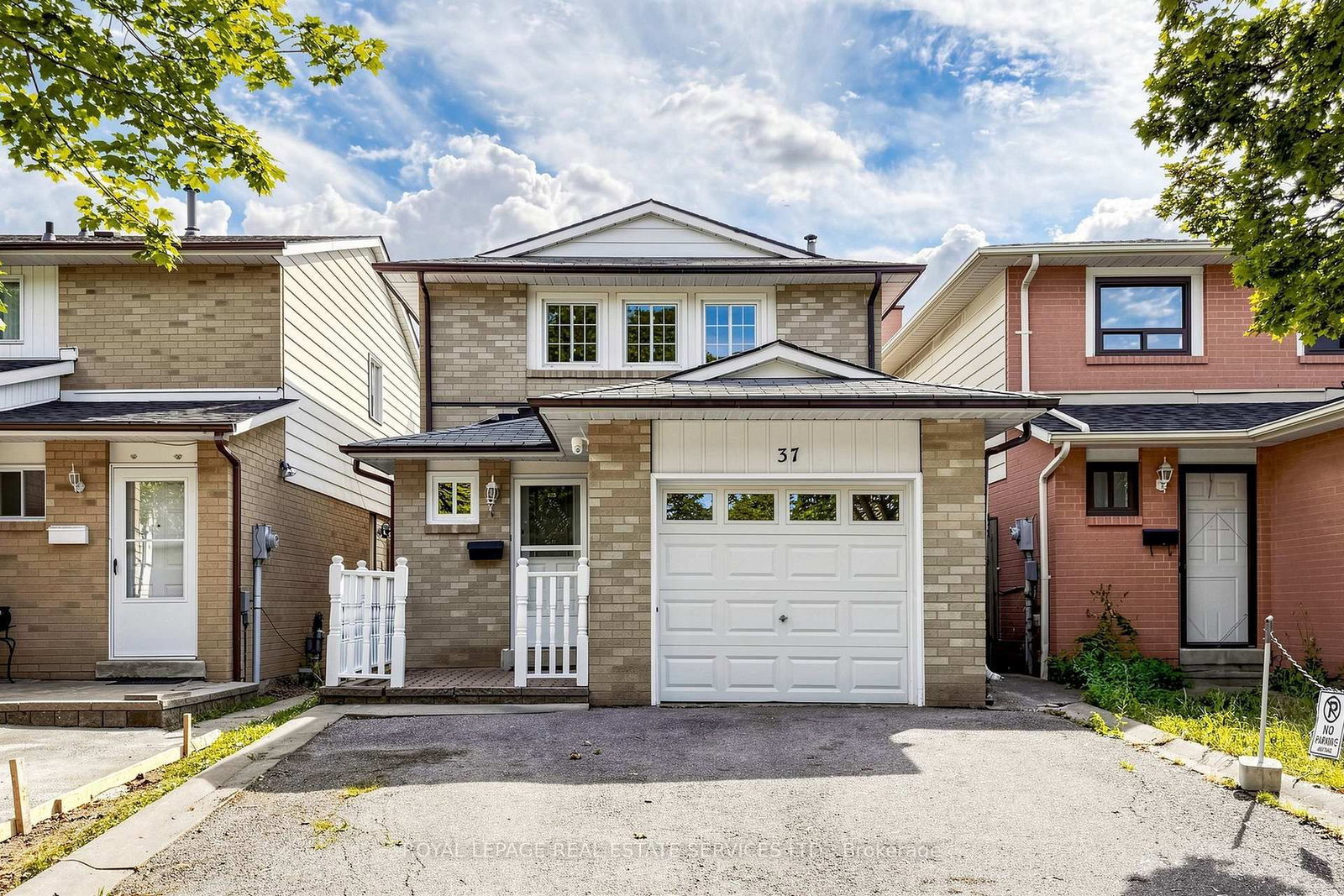 37 Woodsview Avenue • Toronto, ON photo 4