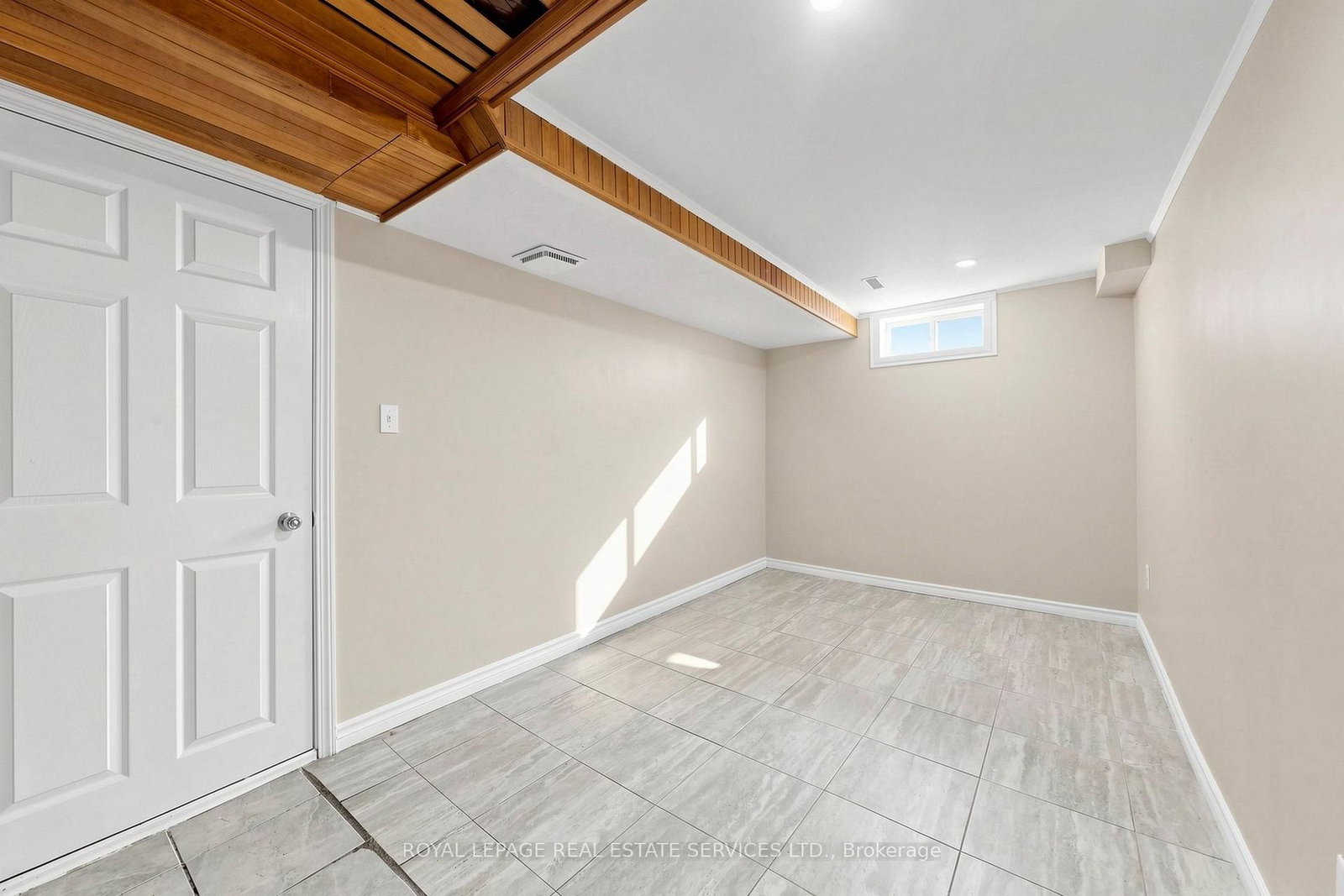 37 Woodsview Avenue • Toronto, ON photo 42